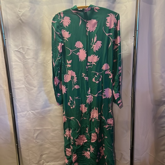 Long sleeve H&M dress with button slit - Picture 5 of 6